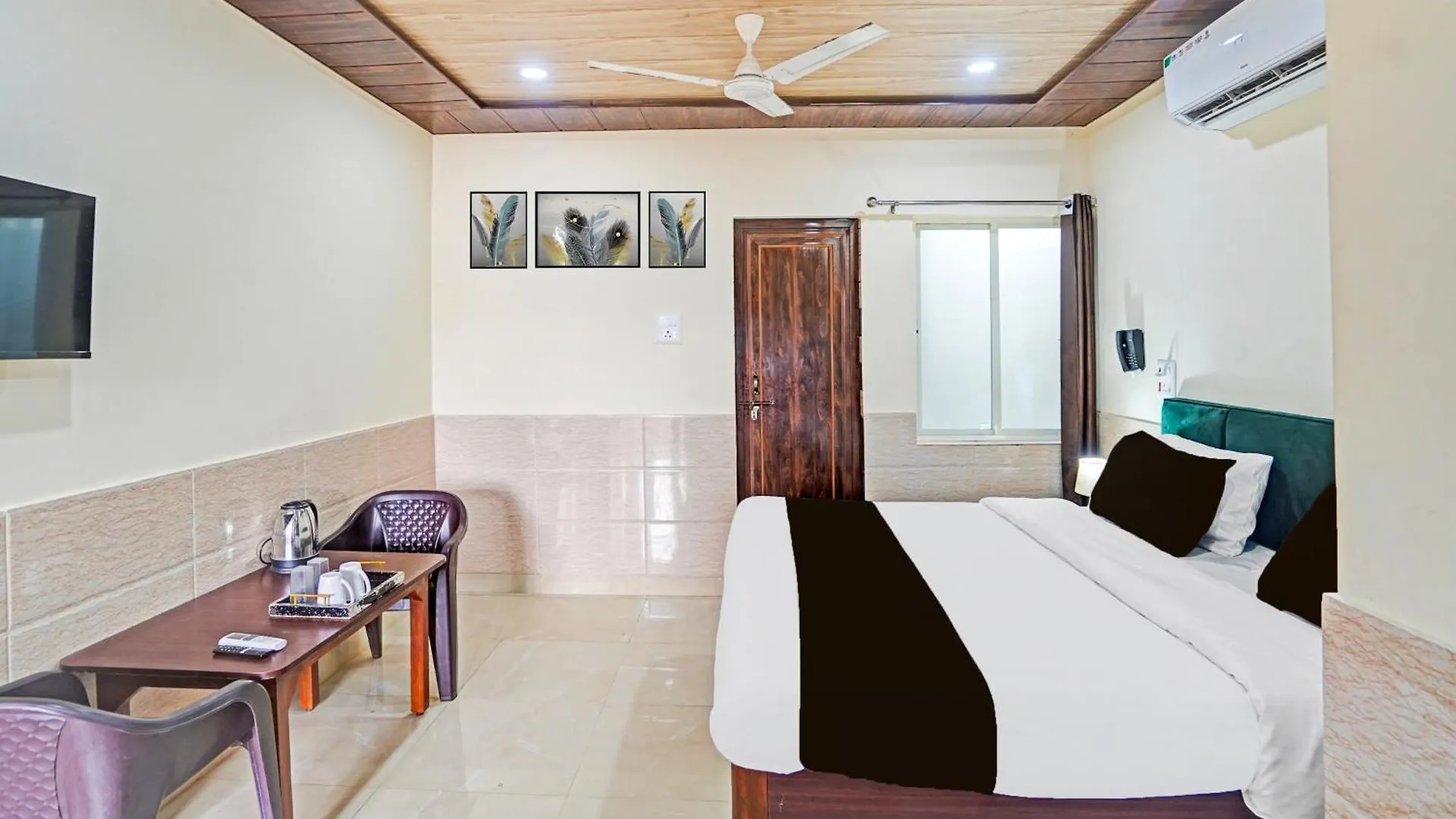 Super Hotel O Varanasi Banaras Junction Formerly Girija Palace