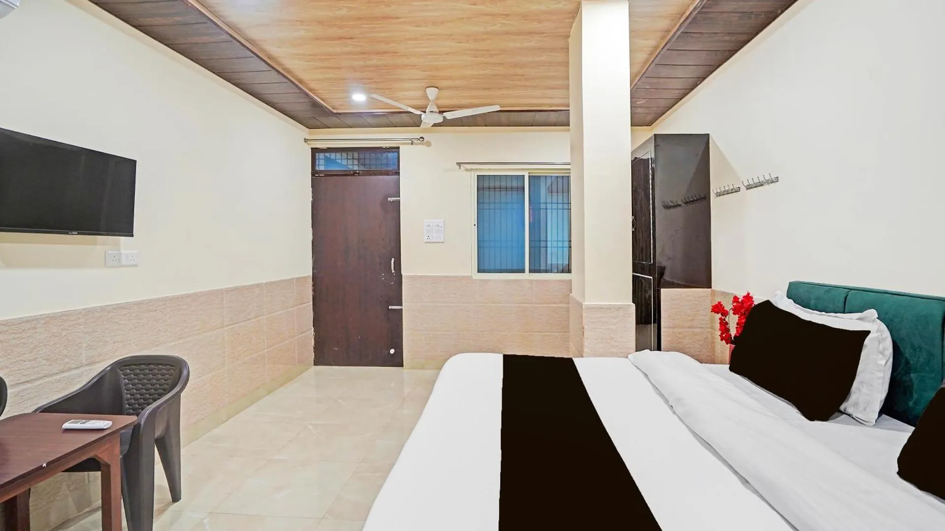 Super Hotel O Varanasi Banaras Junction Formerly Girija Palace